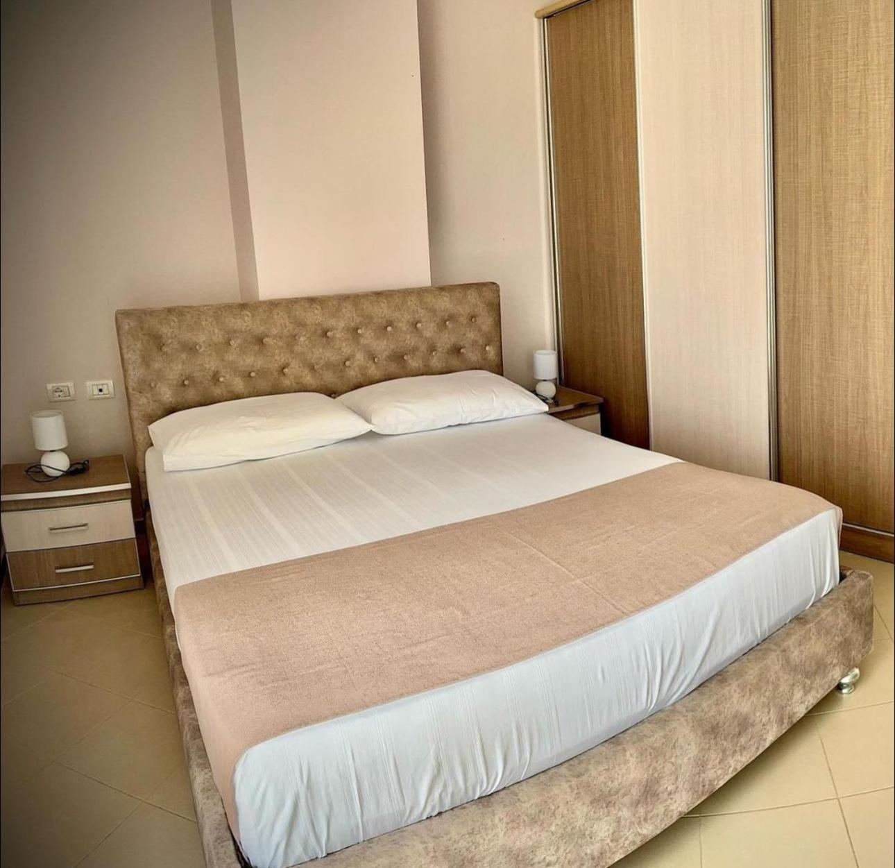 Endy Apartaments Orikum Exterior foto